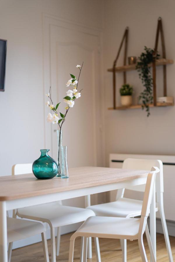 Tours Centre - Proche Gare - Parking Velo - Balcon - Arrivee Autonome Appartement Buitenkant foto