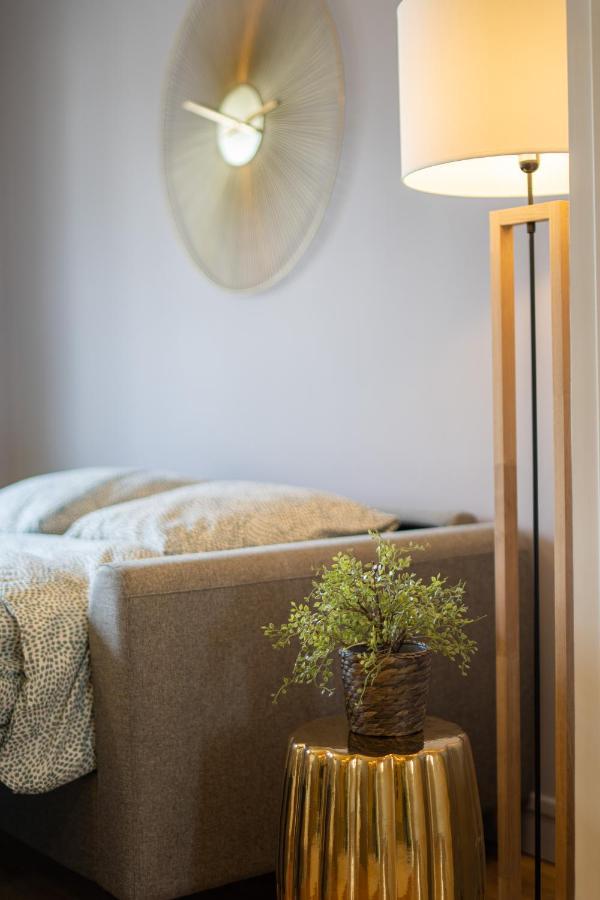 Tours Centre - Proche Gare - Parking Velo - Balcon - Arrivee Autonome Appartement Buitenkant foto