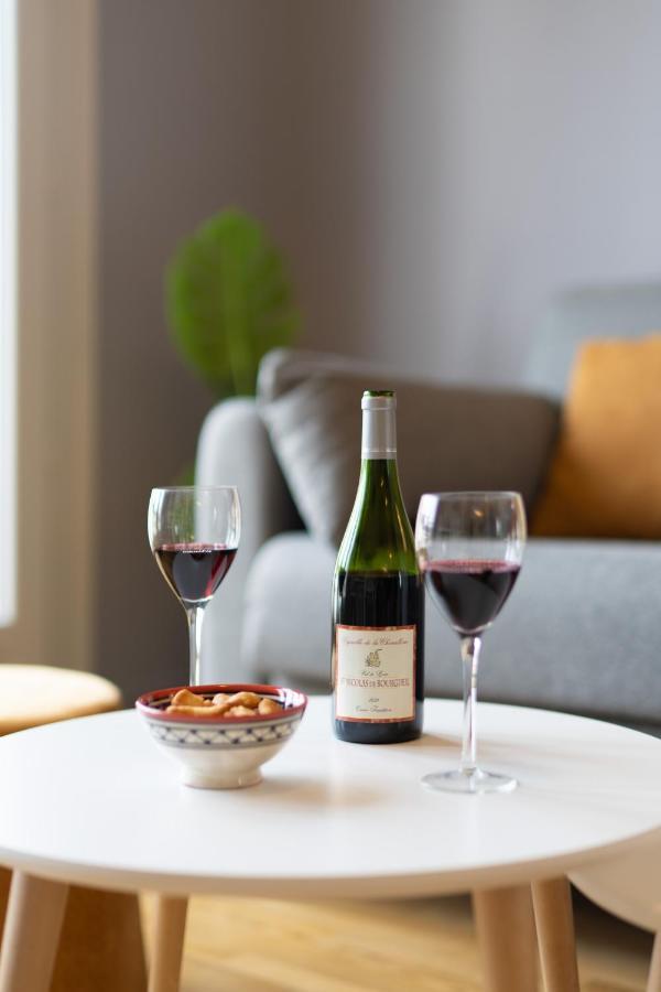 Tours Centre - Proche Gare - Parking Velo - Balcon - Arrivee Autonome Appartement Buitenkant foto