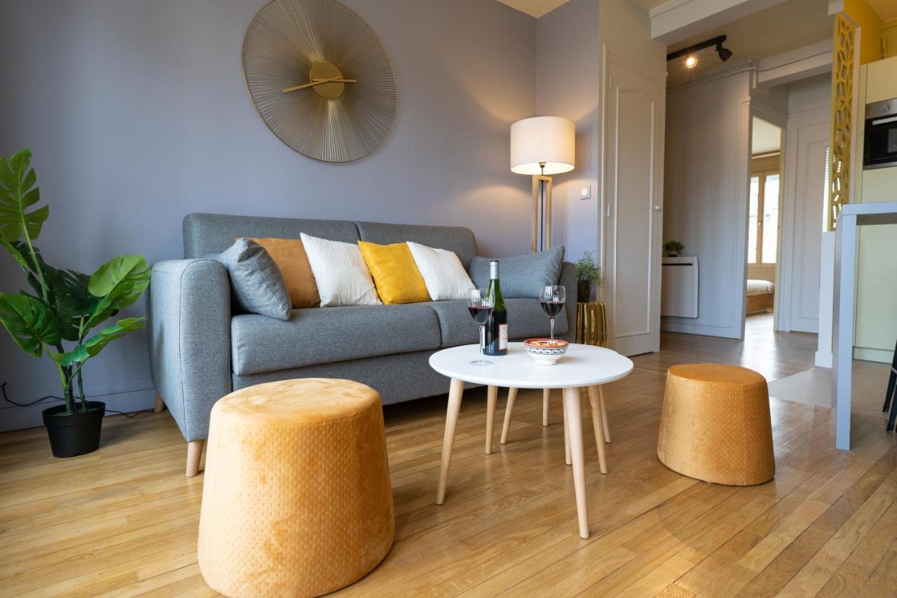 Tours Centre - Proche Gare - Parking Velo - Balcon - Arrivee Autonome Appartement Buitenkant foto