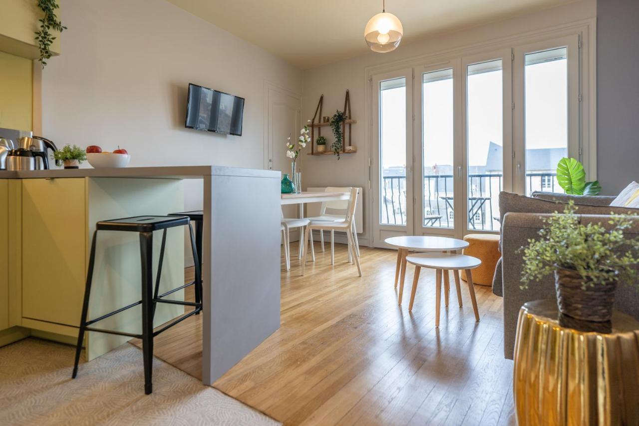 Tours Centre - Proche Gare - Parking Velo - Balcon - Arrivee Autonome Appartement Buitenkant foto